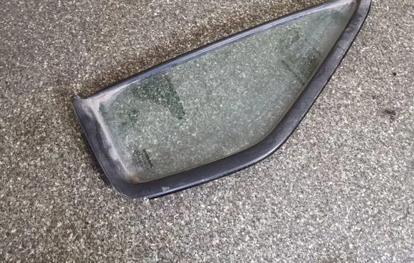 Honda CR-V Rear vent window glass 
