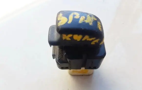 Mitsubishi Space Runner Electric window control switch