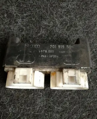 Volkswagen Transporter - Caravelle T4 Coolant fan relay 70191906