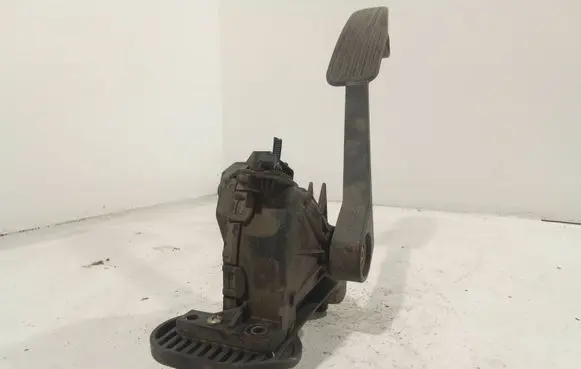 Volvo V70 Accelerator throttle pedal 6pv00853713 30683514