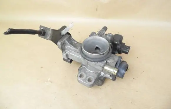 Toyota Yaris Throttle body valve 