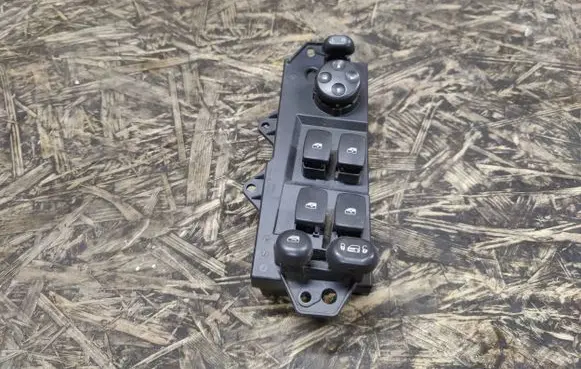 Chrysler Pacifica Electric window control switch 04685980AF