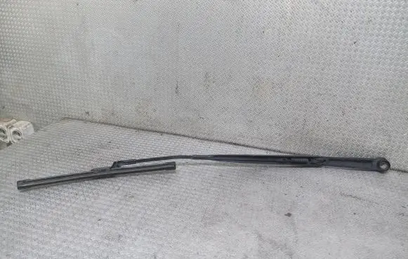 Windshield/front glass wiper blade