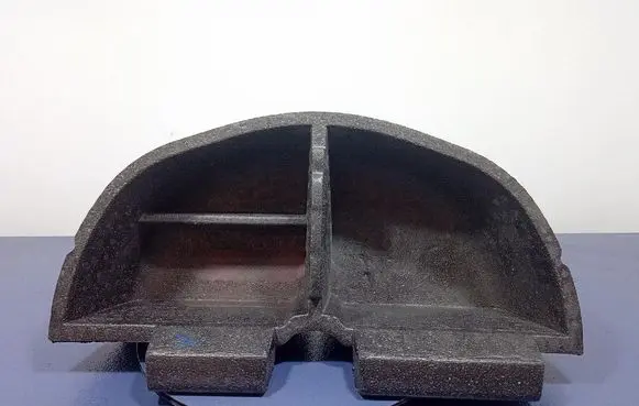 Trunk/boot lower side trim panel