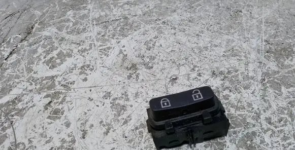 Volvo V70 Central locking switch button 30710476