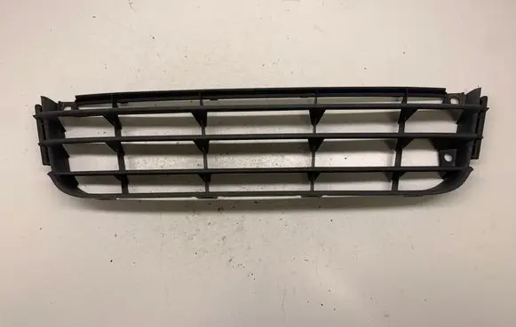Volkswagen Touran I Front bumper lower grill 1T0853677