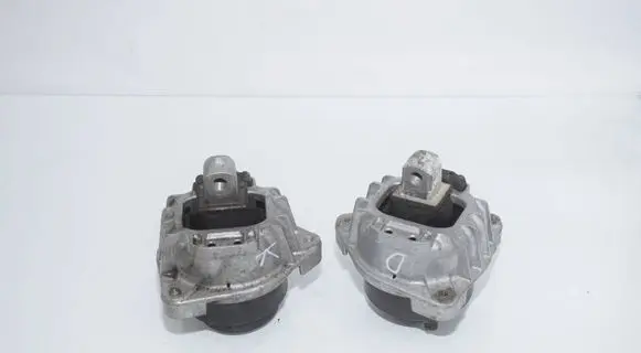 BMW 5 GT F07 Engine mount bracket 6777382 6777381 22116777382