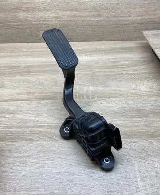 Toyota Prius (XW20) Accelerator throttle pedal 7812047050 1988003200