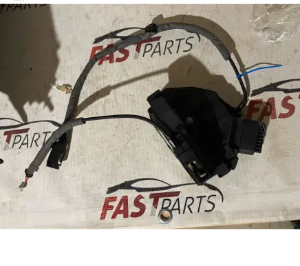 Ford Kuga I Front door lock 2066073