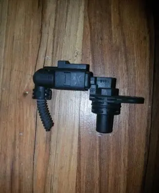 Volkswagen Golf IV Camshaft position sensor 036907601D
