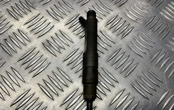Volkswagen Polo III 6N 6N2 6NF Fuel injector 028130202R