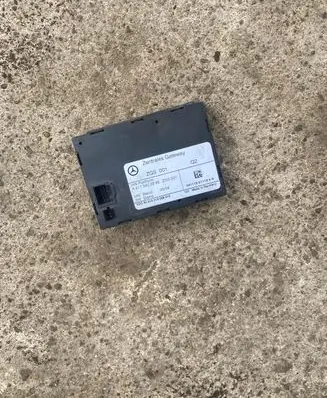 Mercedes-Benz E W211 Gateway control module A2115403545
