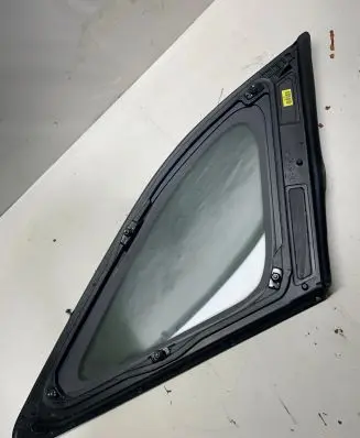 KIA Sorento Rear side window 43R000399