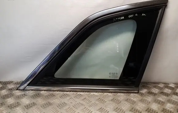 Opel Antara Rear side window
