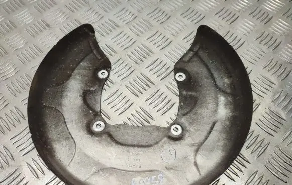 BMW 2 F45 Rear brake disc plate dust cover 6799739