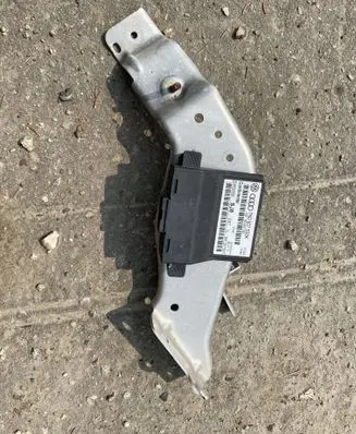 Volkswagen PASSAT B7 Gateway control module 7N0907530