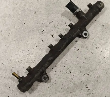 Renault Scenic II - Grand scenic II Fuel main line pipe 8200330912 0281002720