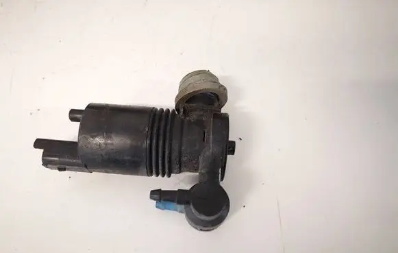 Nissan X-Trail T32 Windscreen/windshield washer pump 1050123 1603100136