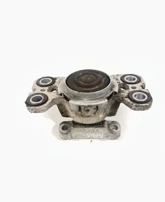 Volvo V60 Engine mount bracket