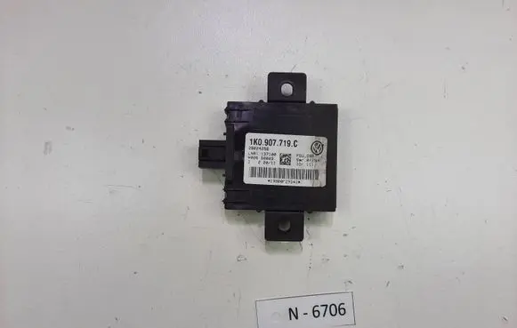 Audi A3 S3 8P Alarm control unit/module 1K0907719C