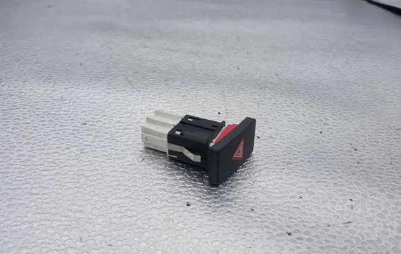 Volkswagen Golf VI Hazard light switch 5K0953509A