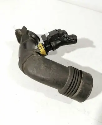 Citroen Berlingo Turbo air intake inlet pipe/hose 9684362180