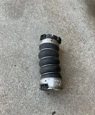 BMW 5 F10 F11 Intercooler hose/pipe 8513451