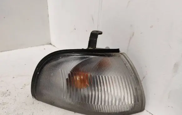 Subaru Legacy Front indicator light 21020579