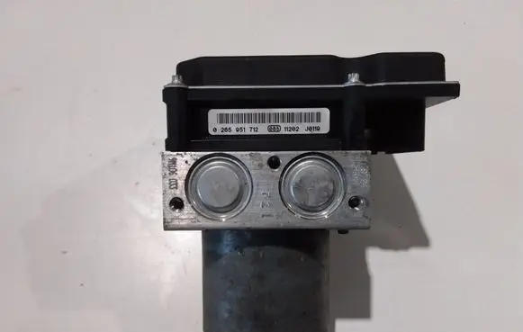 Audi A5 8T 8F ABS Pump 8K0907379BS 8K0614517FG