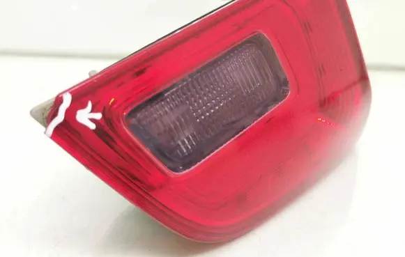 Tailgate rear/tail lights