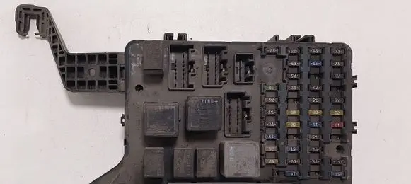 Ford Mondeo Mk III Fuse module 1S7T14A073AE 1C087 0851