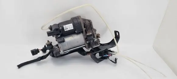 Mercedes-Benz R W251 Air suspension compressor/pump A2513202604