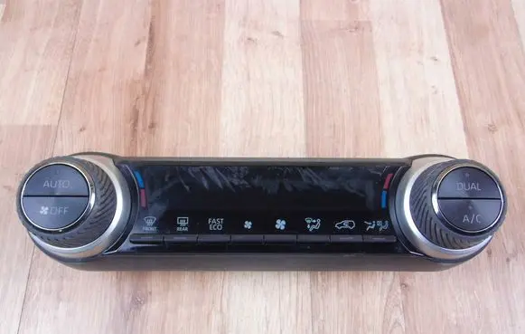Toyota RAV 4 (XA50) Climate control unit 5590042610