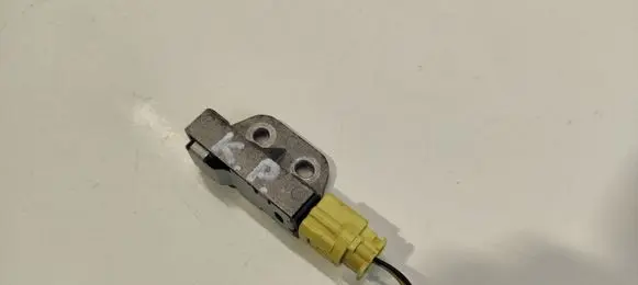 Nissan X-Trail T30 Airbag deployment crash/impact sensor FBCN0045200585