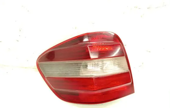 Mercedes-Benz ML W164 Rear/tail lights 404121L