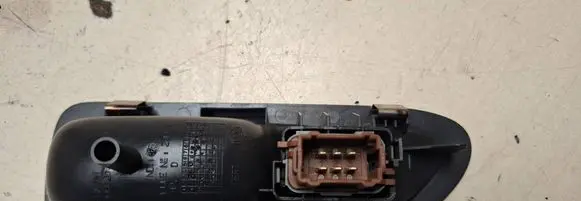 Renault Laguna II Electric window control switch 8200031749