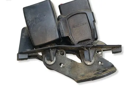 Audi A6 S6 C6 4F Middle seatbelt buckle (rear) 4F0857739D 120508 3305178301C