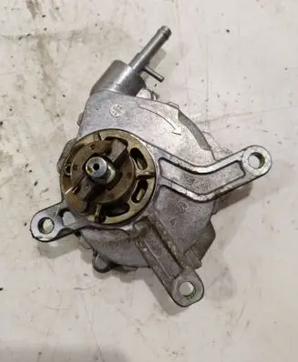 Toyota RAV 4 (XA40) Vacuum pump