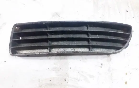 Audi A4 S4 B5 8D Front bumper lower grill 8d0807345b