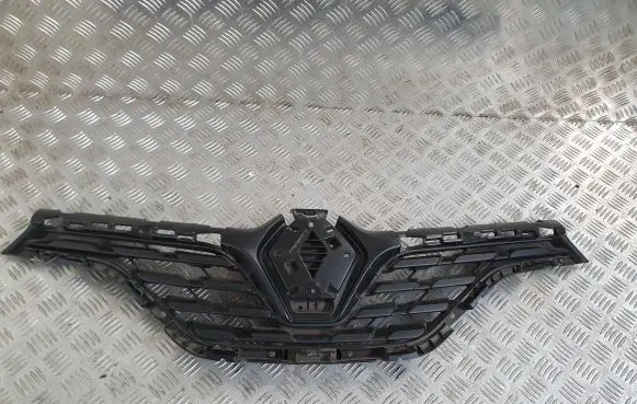 Renault Captur Front bumper upper radiator grill 623109707R