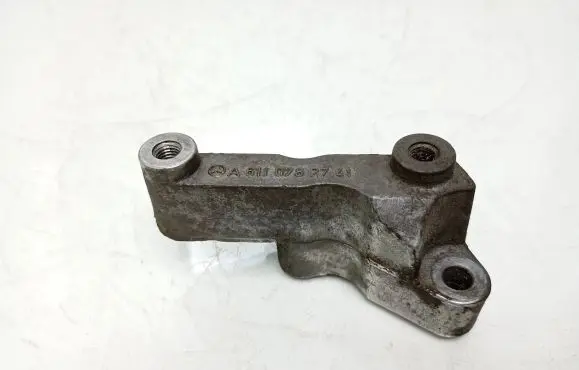 Mercedes-Benz Vito Viano W639 Engine mounting bracket A6110782741