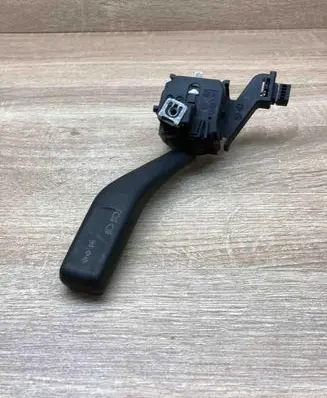 Volkswagen Golf VI Indicator stalk 1K0953513 01103500