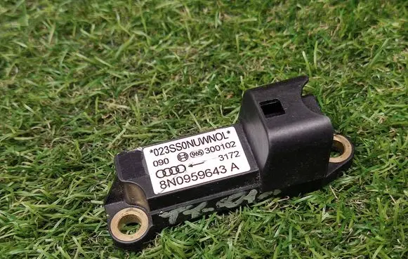 Audi TT Mk1 Airbag deployment crash/impact sensor 8N0959643A