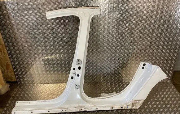 Dacia Duster II Front sill (body part)