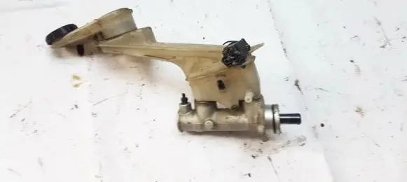 Master brake cylinder