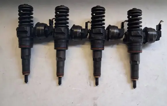Volkswagen Sharan Fuel injectors set 038130073AH