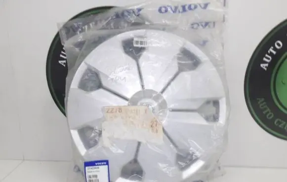 Volvo V40 R16 wheel hub/cap/trim 31423849