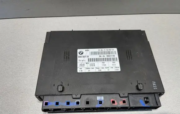 BMW 3 E92 E93 Seat control module 9134667 000311190 00005841D0
