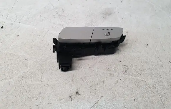 Mercedes-Benz C W205 Seat heating switch A2059050404 12247713
