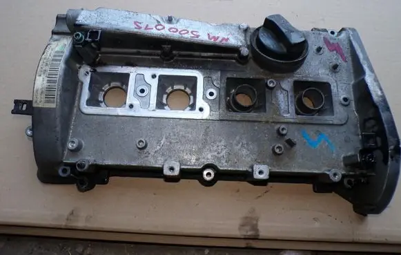 Audi A4 S4 B5 8D Rocker cam cover 06B103475L